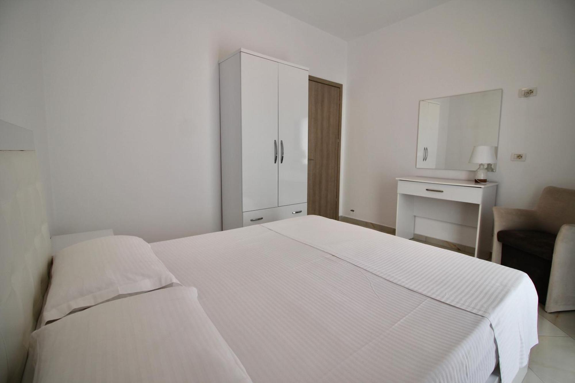 Saranda Apartaments Meta Eksteriør billede