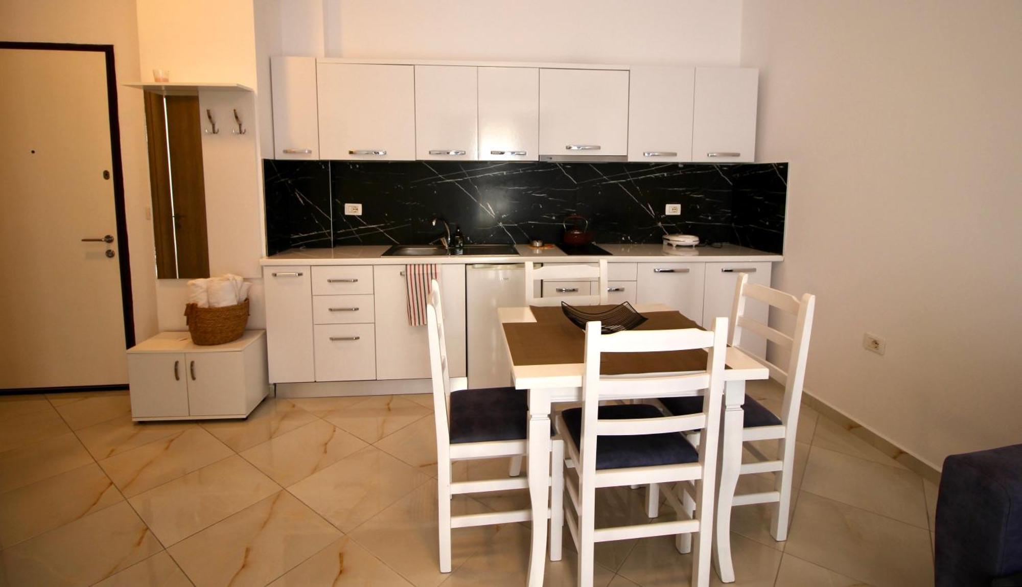 Saranda Apartaments Meta Eksteriør billede